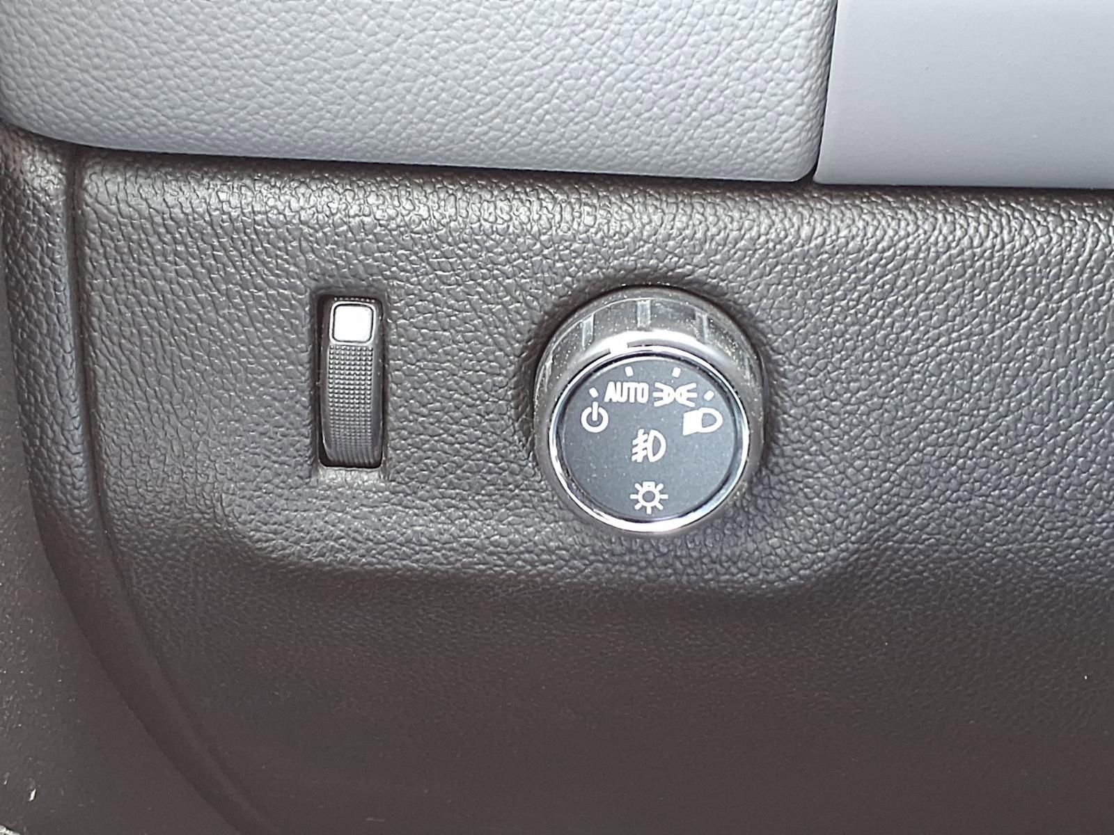 Used 2016 Chevrolet Colorado LT w/ LT Convenience Package image 25