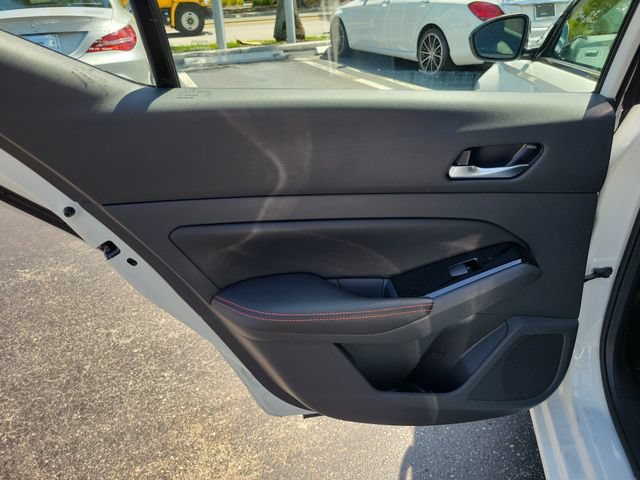 Used 2023 Nissan Altima 2.5 SR FWD image 9