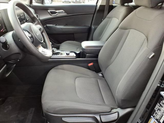 Used 2025 Kia Sportage LX image 11
