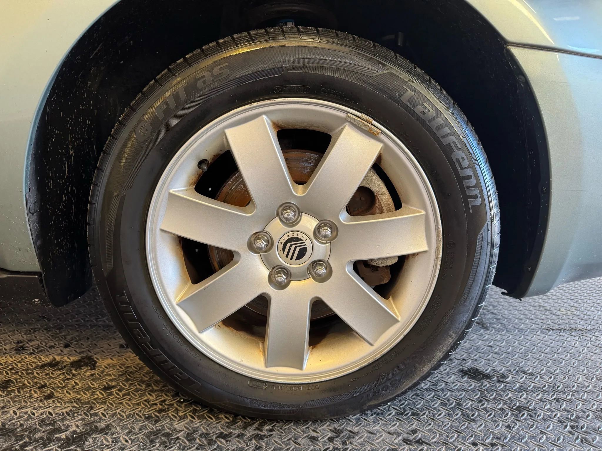 Used 2005 Mercury Montego Luxury image 31