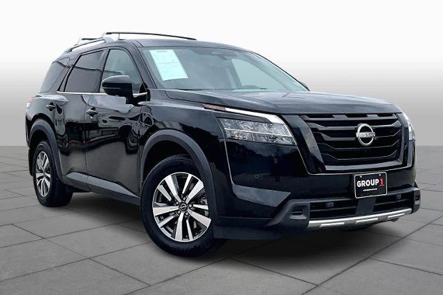 Certified 2023 Nissan Pathfinder SL w/ Black Appearance Package image 3