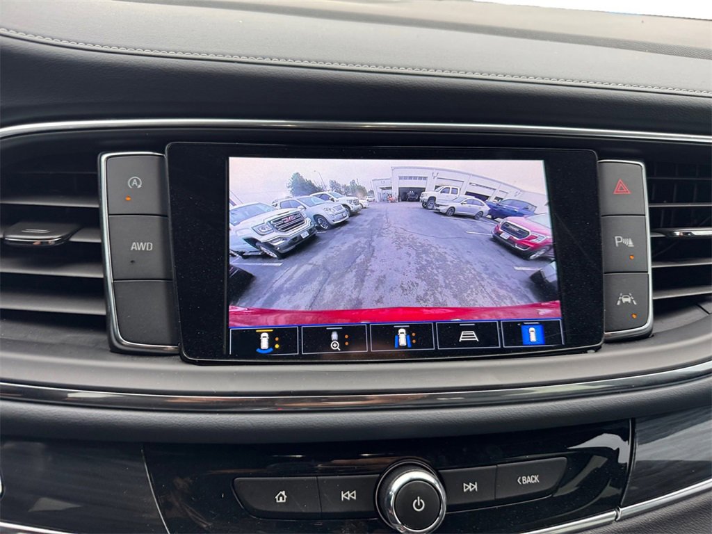 Used 2024 Buick Enclave Premium image 27
