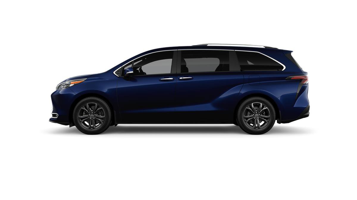 New 2026 Toyota Sienna Platinum image 4