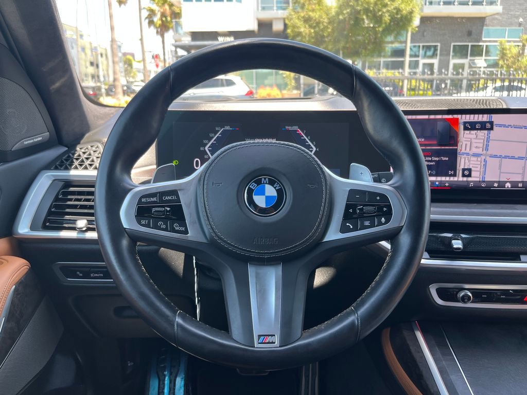 Used 2024 BMW X7 xDrive40i w/ M Sport Package AWD/4WD image 27