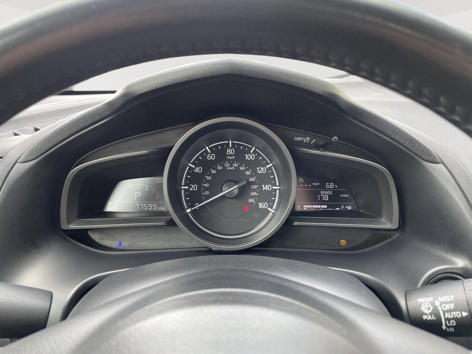 Used 2018 MAZDA MAZDA3 Touring image 2