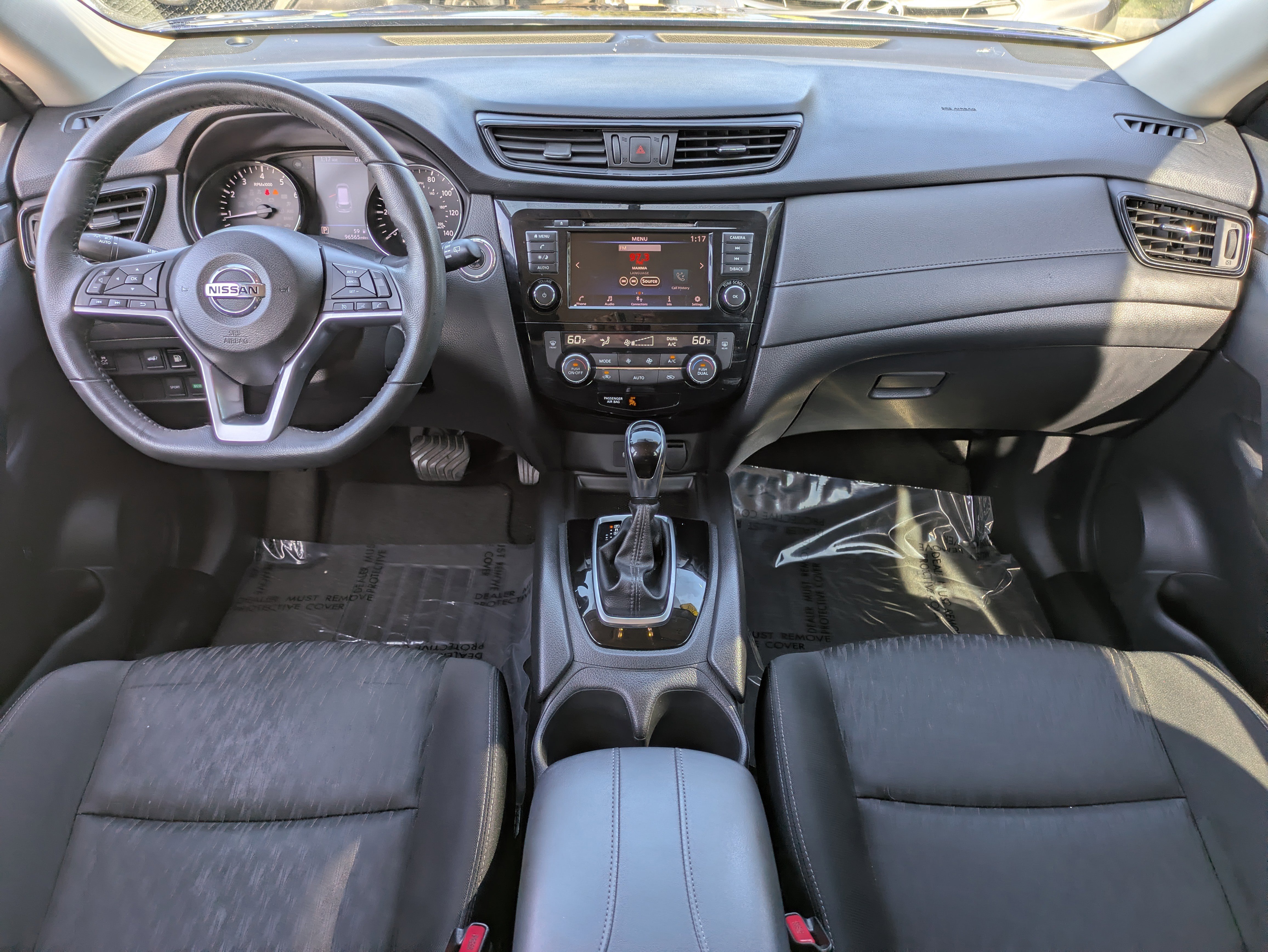 Used 2018 Nissan Rogue SV image 16