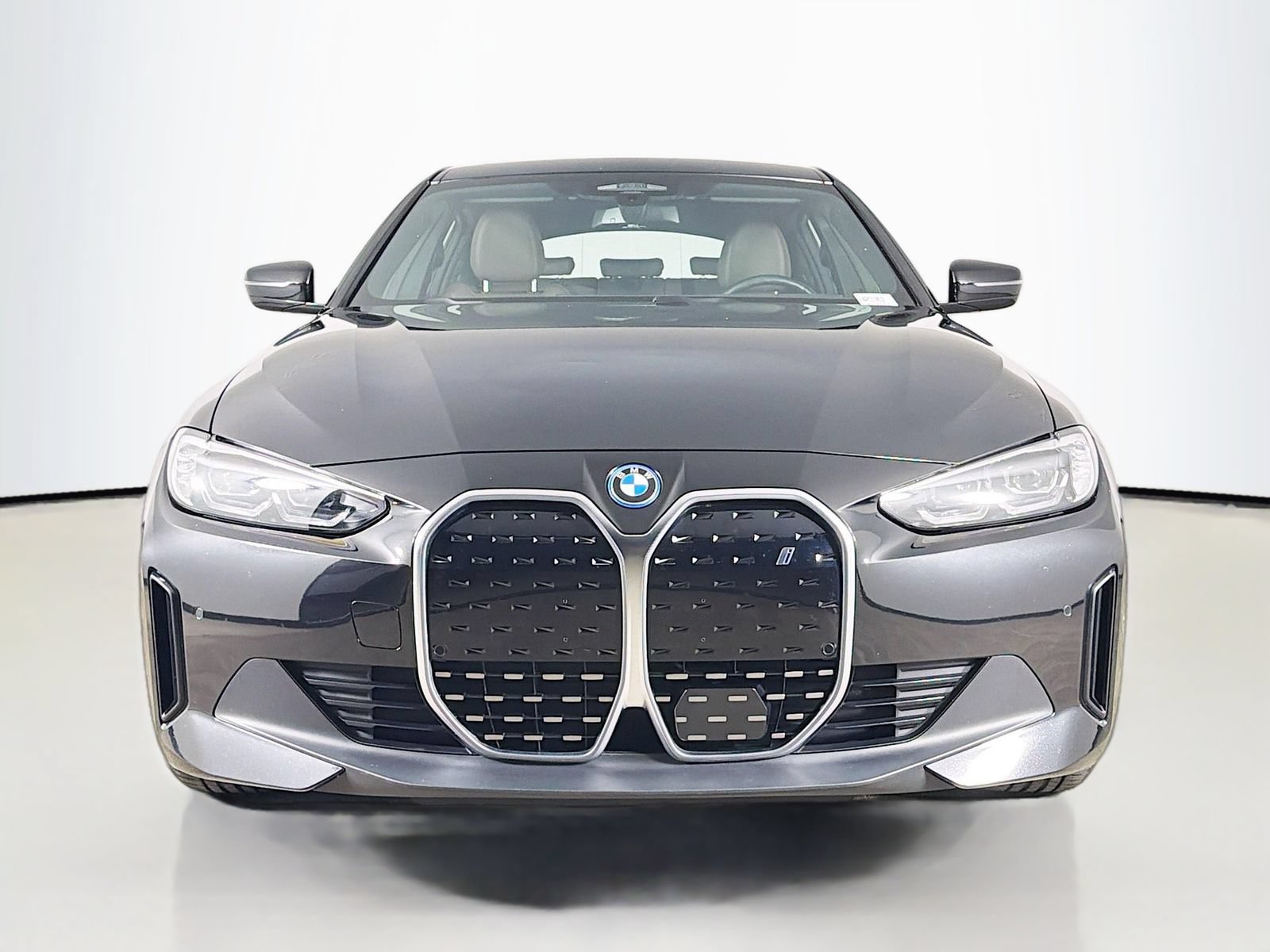 Used 2023 BMW i4 eDrive40 RWD image 2