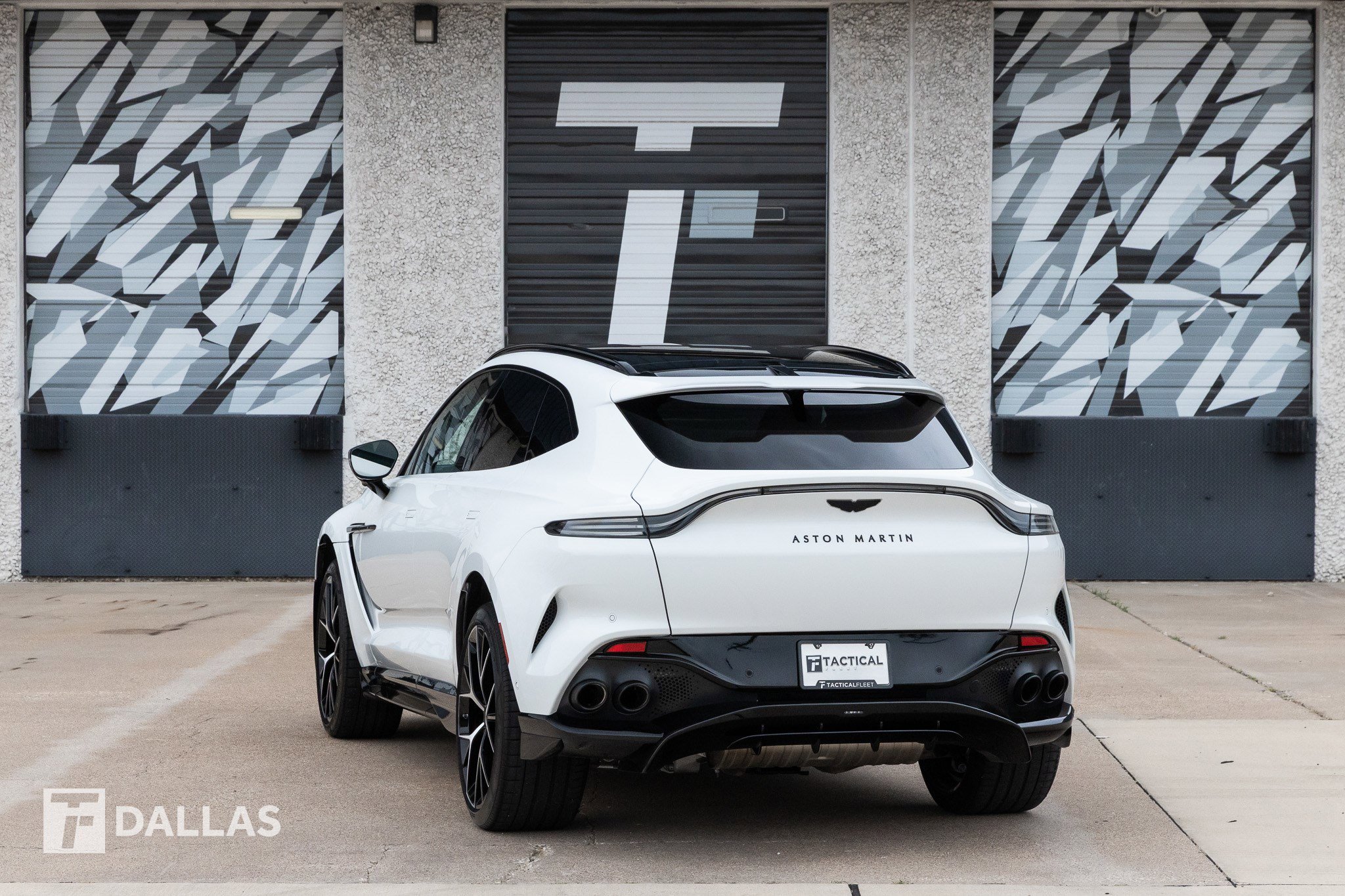 Used 2025 Aston Martin DBX 707 image 11