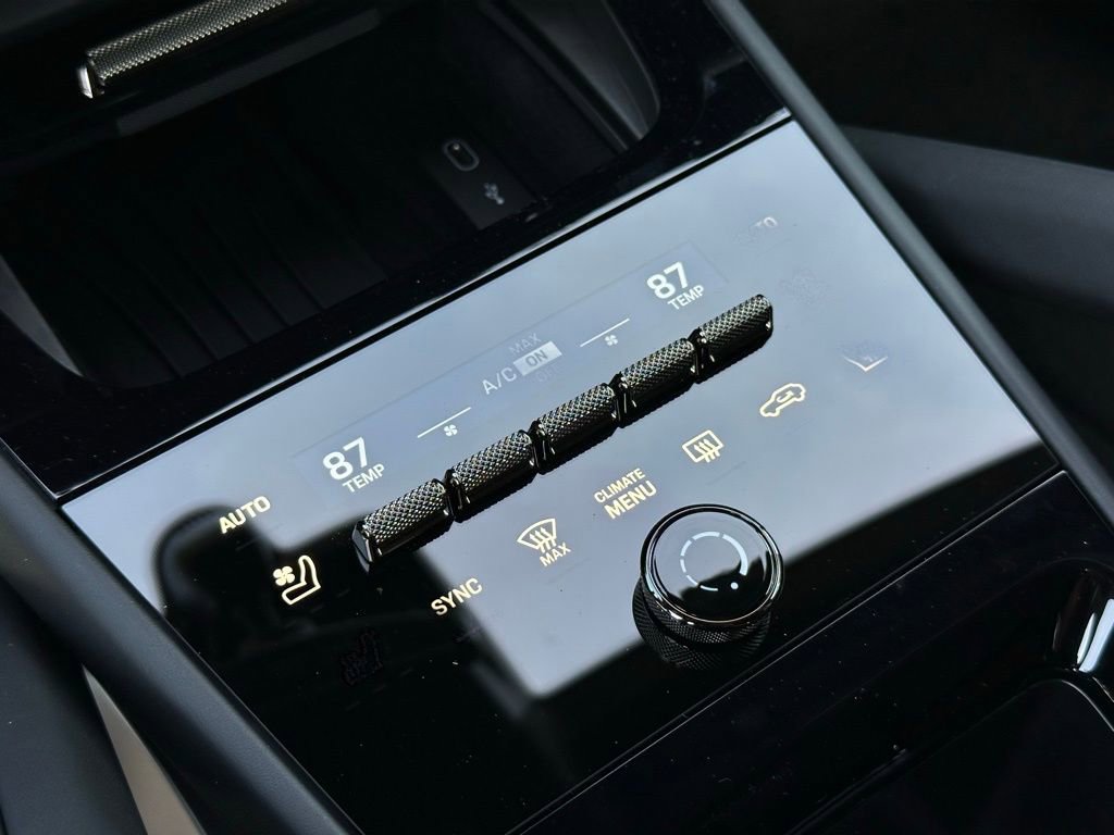New 2026 Porsche Cayenne Turbo AWD/4WD image 16