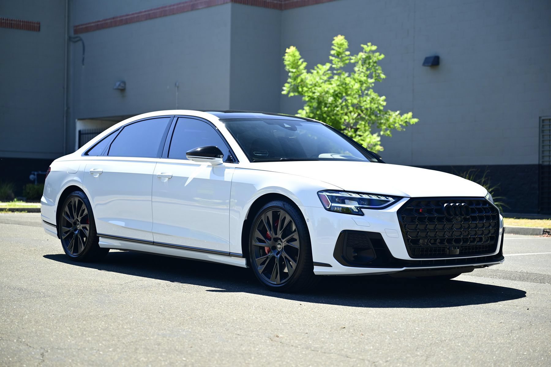 Used 2025 Audi S8 w/ Executive Package AWD/4WD image 1
