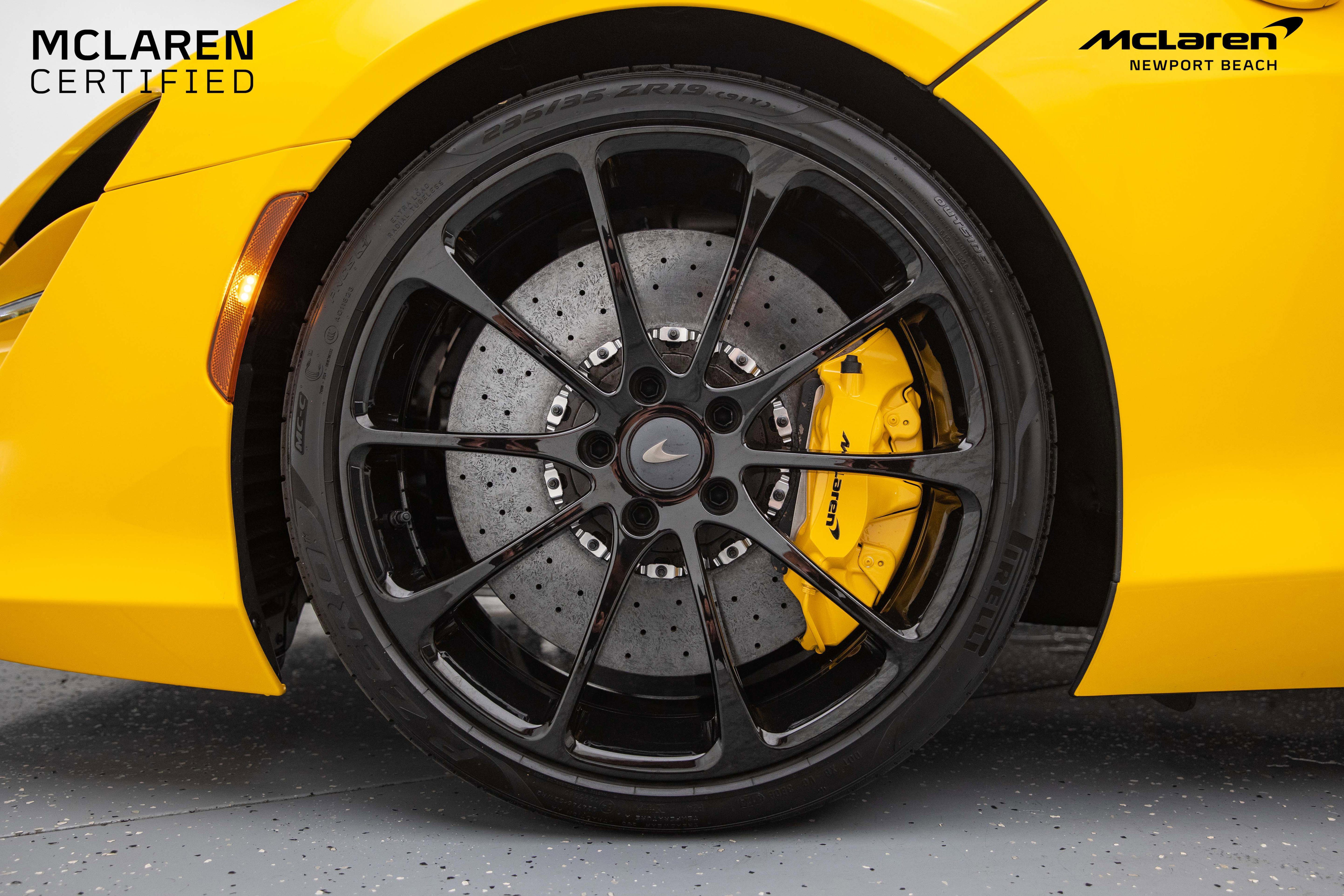 Used 2025 McLaren Artura Spider image 35