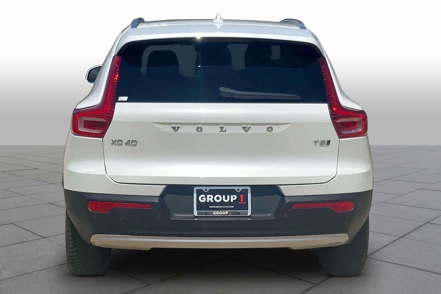 Used 2022 Volvo XC40 T5 Momentum AWD/4WD image 5