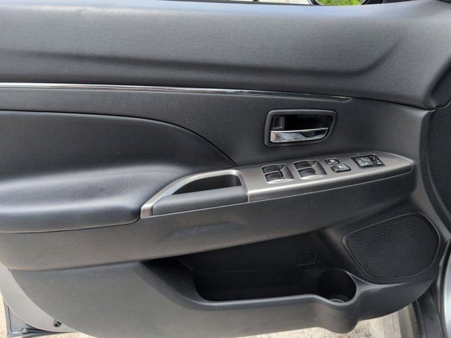 Used 2025 Mitsubishi Outlander Sport AWD image 11