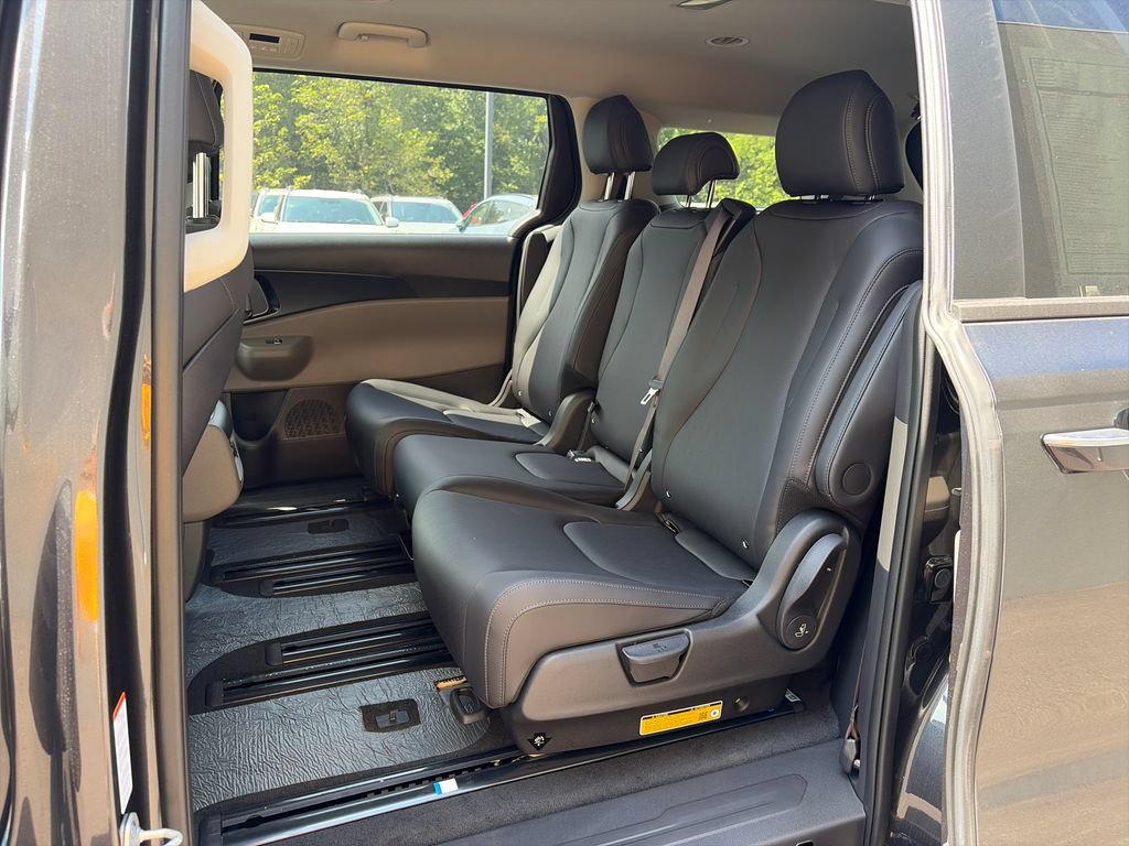 New 2027 Kia Carnival FWD image 23