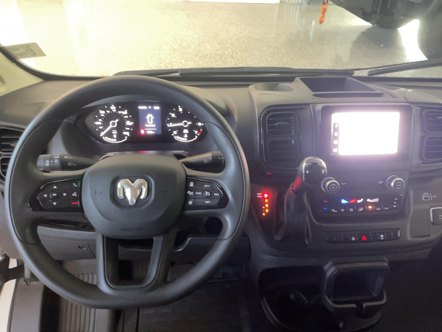 Used 2025 RAM ProMaster 3500 w/ Convenience Group FWD image 14