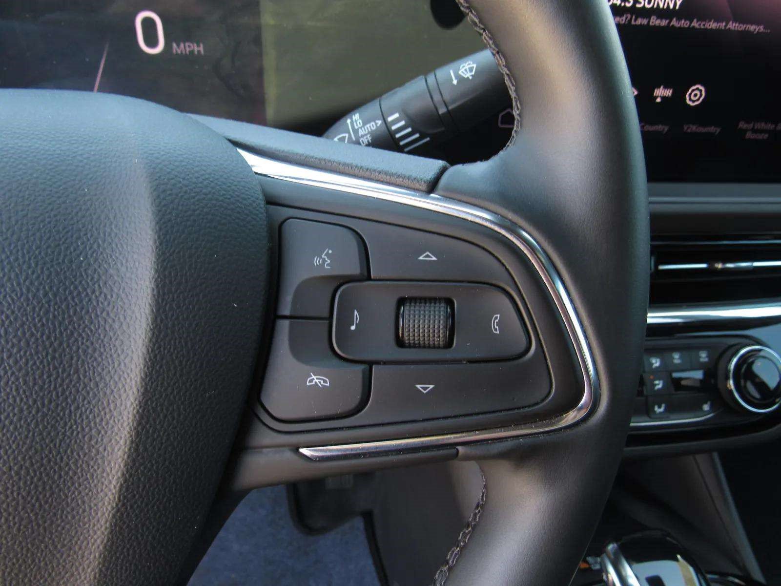 Used 2025 Buick Envista Sport Touring w/ Convenience I Package FWD image 26