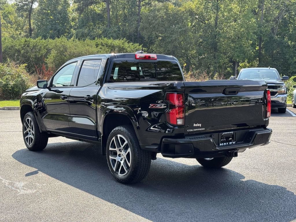 Used 2024 Chevrolet Colorado Z71 w/ Z71 Convenience Package 2 AWD/4WD image 24
