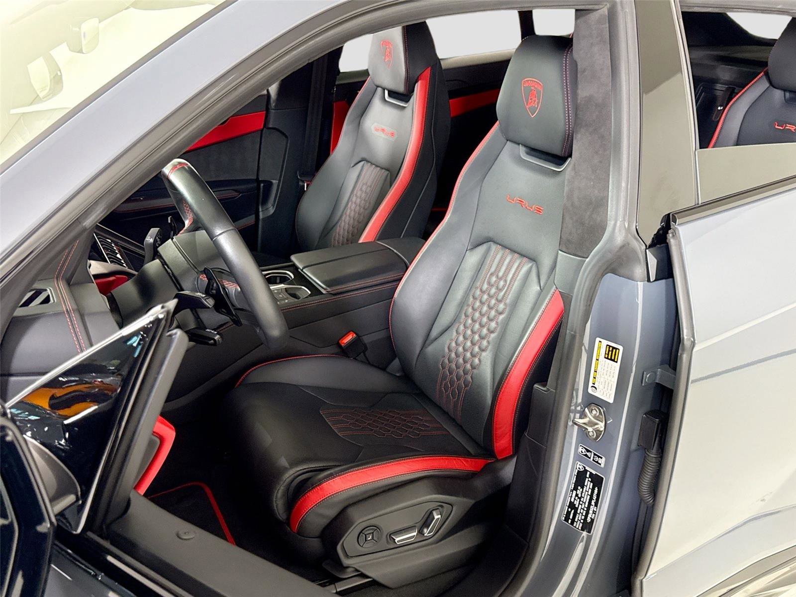 Used 2023 Lamborghini Urus S image 14