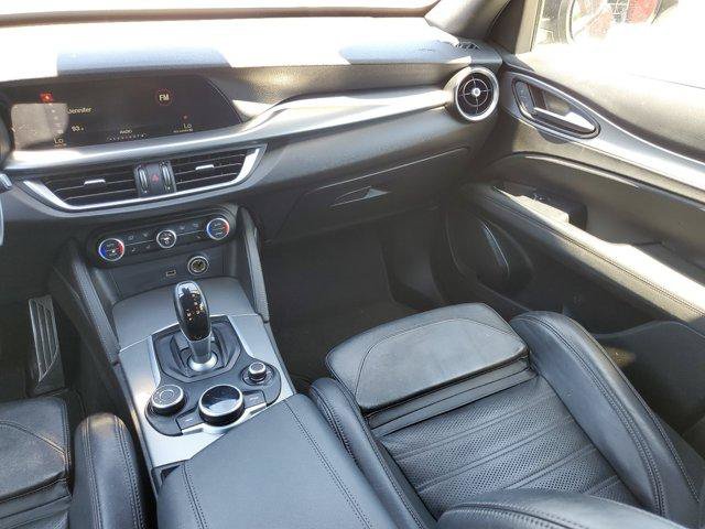 Used 2018 Alfa Romeo Stelvio Ti Sport AWD/4WD image 17