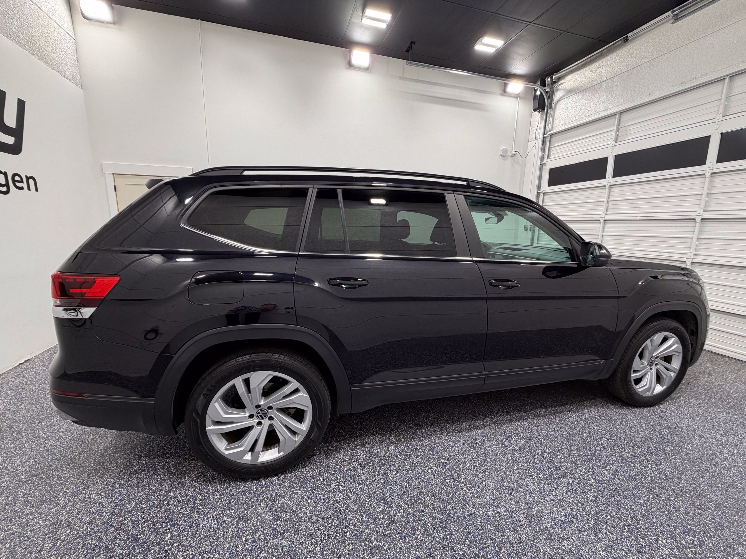 Used 2022 Volkswagen Atlas SE w/ Panoramic Sunroof Package AWD/4WD image 7