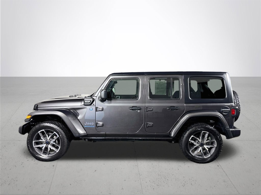 Certified 2024 Jeep Wrangler Unlimited w/ Convenience Group AWD/4WD image 10