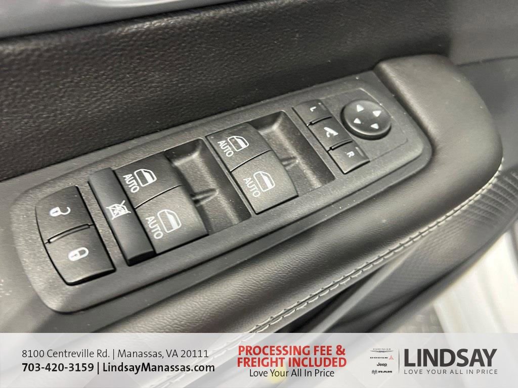 New 2026 Chrysler Pacifica Limited w/ S Appearance Package AWD/4WD image 27