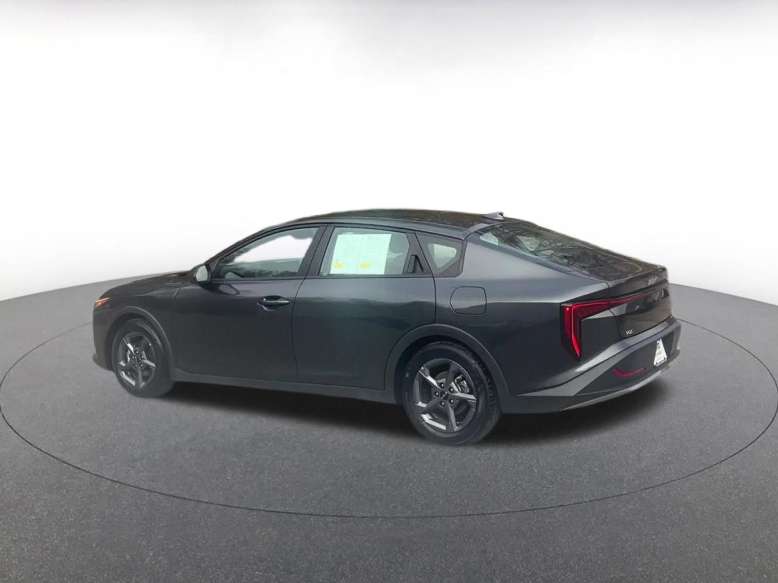 Used 2025 Kia K4 LXS image 10