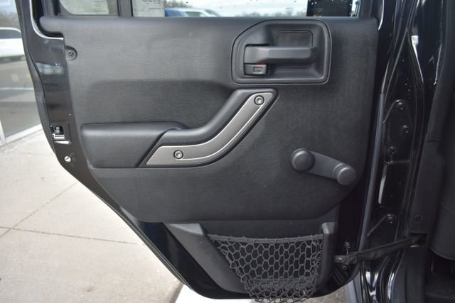 Used 2015 Jeep Wrangler Unlimited Willys image 25