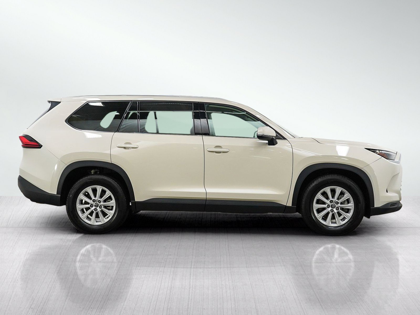 Used 2024 Toyota Grand Highlander AWD image 8