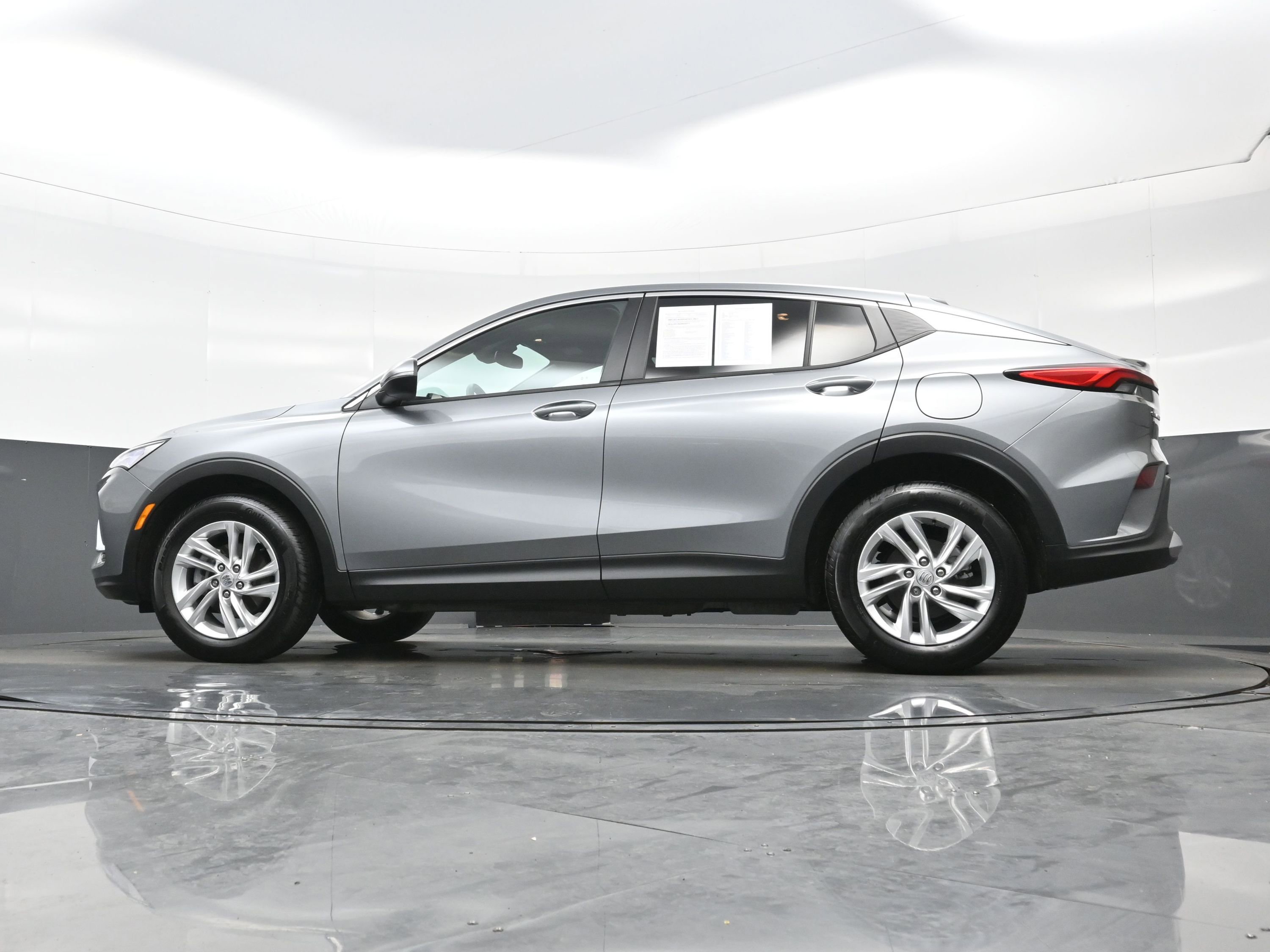 Used 2025 Buick Envista Preferred w/ Convenience II Package image 26