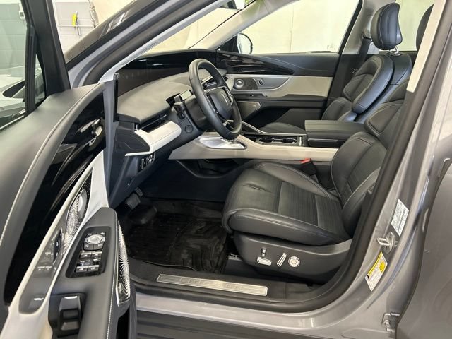 Used 2025 Lincoln Nautilus Reserve AWD/4WD image 11