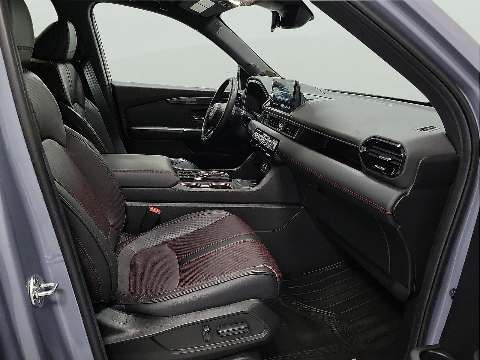 Used 2025 Honda Pilot Black Edition image 15