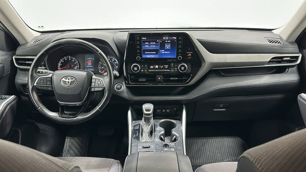 Used 2021 Toyota Highlander LE image 10