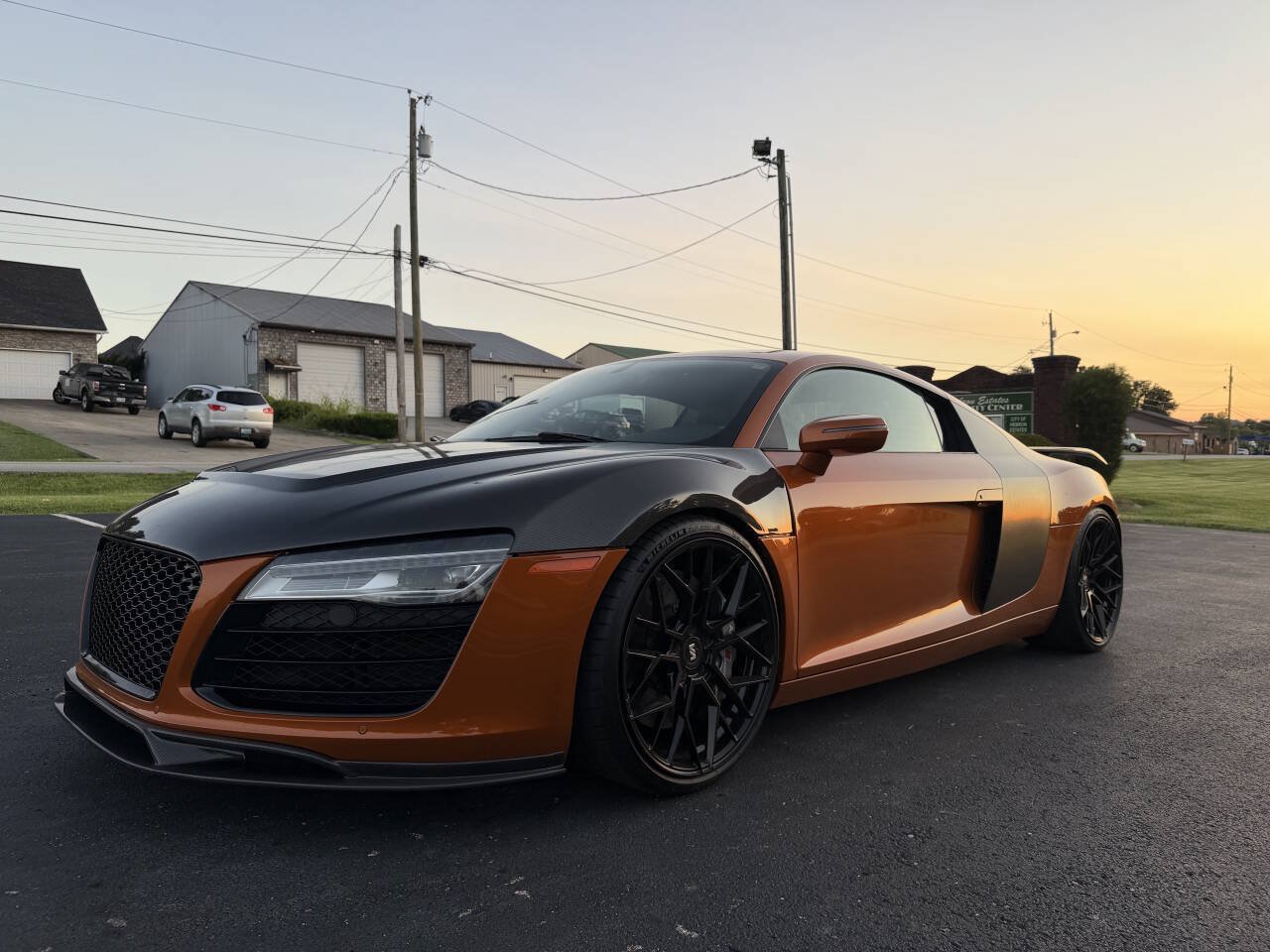 Used 2014 Audi R8 V8 w/ Ceramic Brake Package AWD/4WD image 1