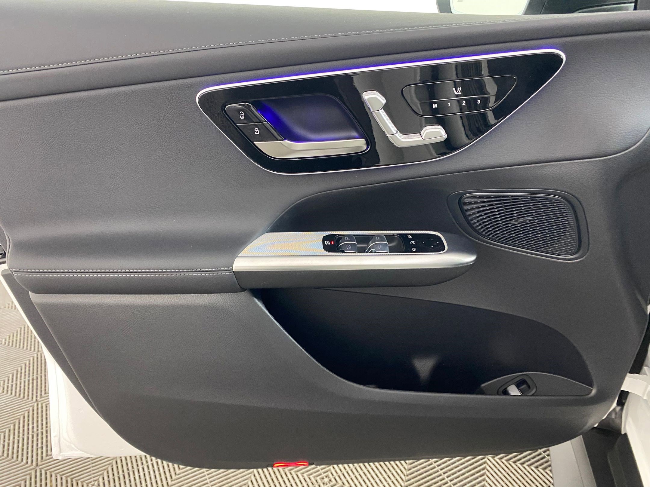 Used 2026 Mercedes-Benz GLC 300 4MATIC image 11