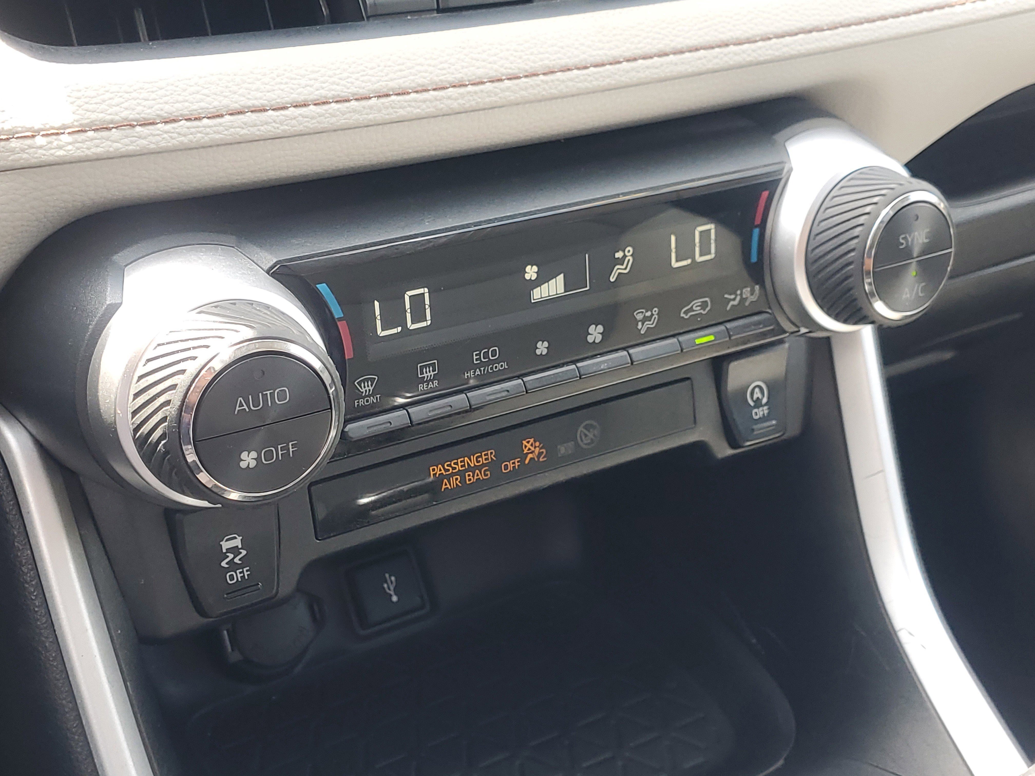 Used 2021 Toyota RAV4 XLE Premium FWD image 30