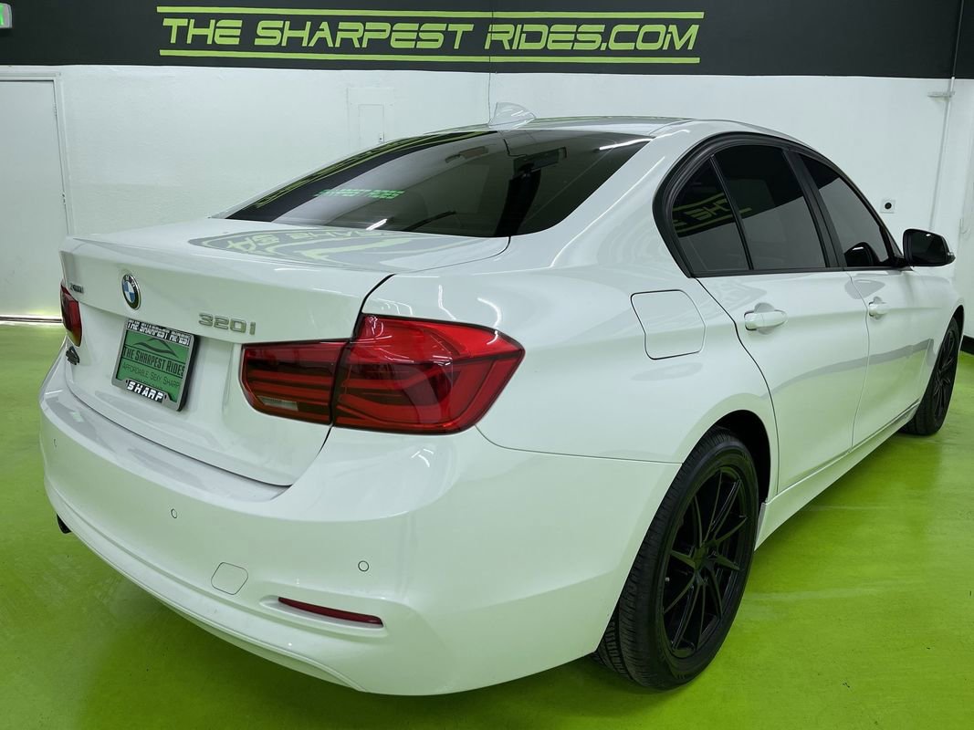 Used 2017 BMW 320i xDrive Sedan image 10