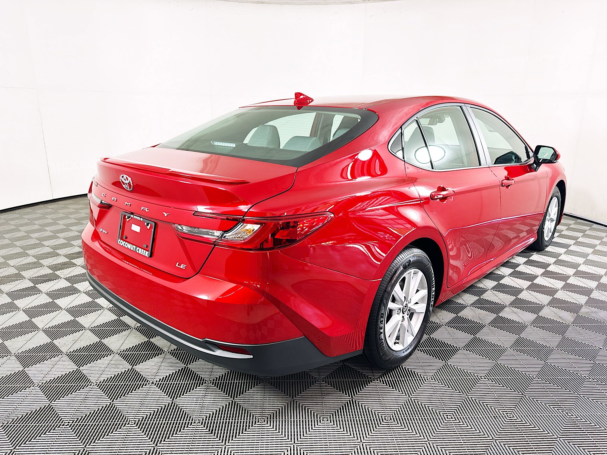 Used 2026 Toyota Camry LE w/ Convenience Package FWD image 3