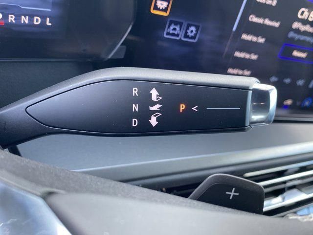 New 2026 Chevrolet Traverse LT w/ Driver Confidence Package FWD image 19