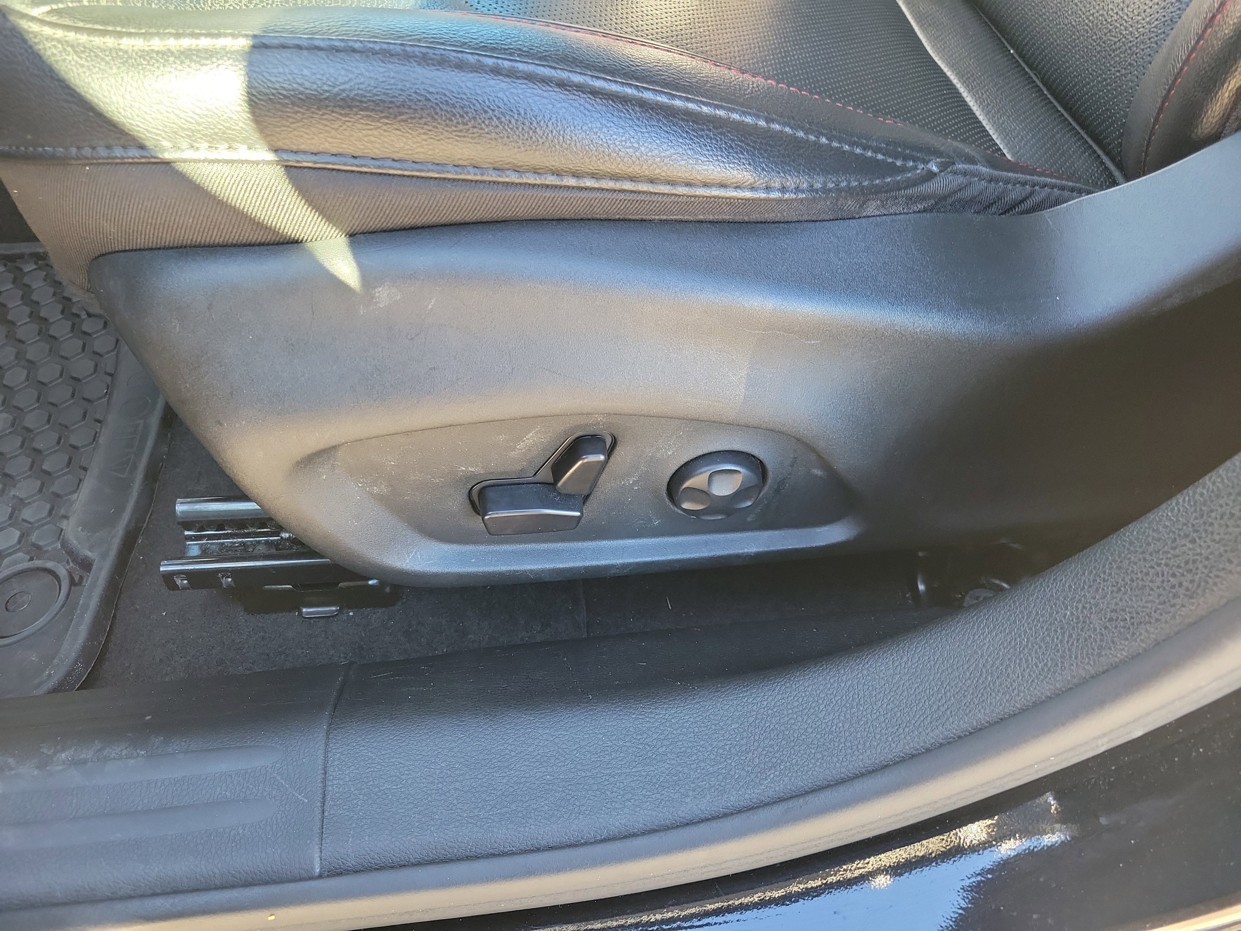 Used 2020 Jeep Compass Trailhawk w/ Leather Interior Group image 9