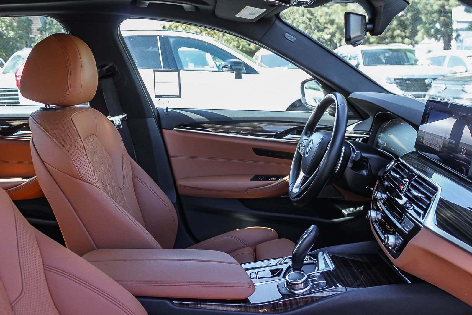 Used 2022 BMW 530e w/ Premium Package image 17