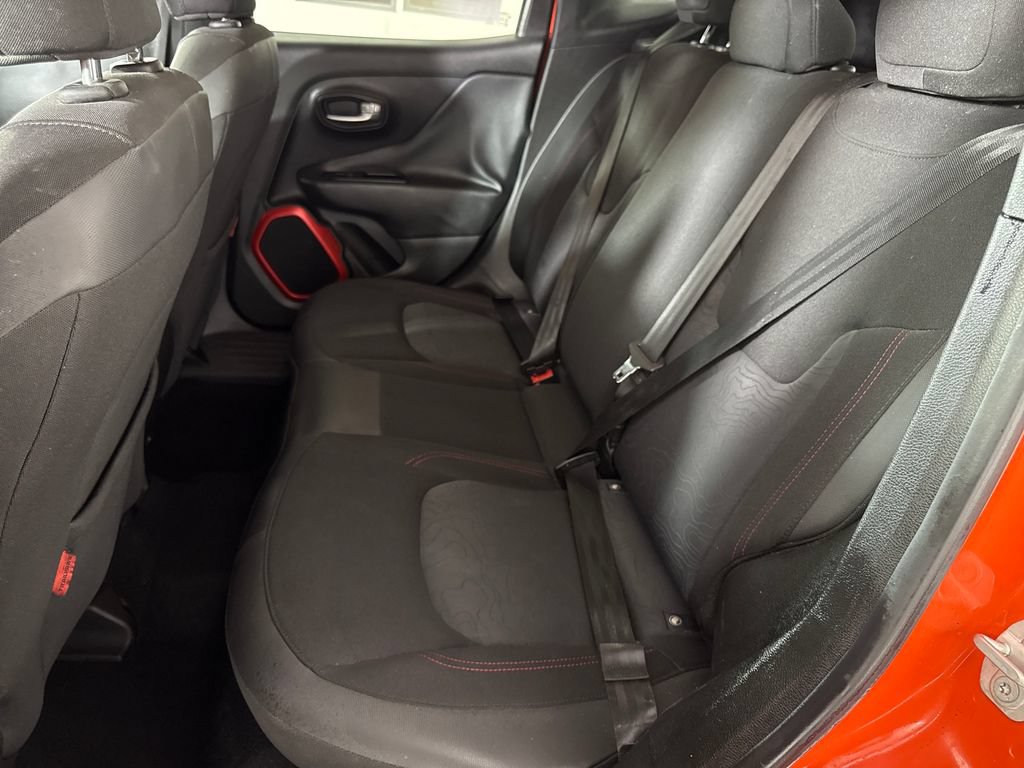 Used 2016 Jeep Renegade Trailhawk AWD/4WD image 13