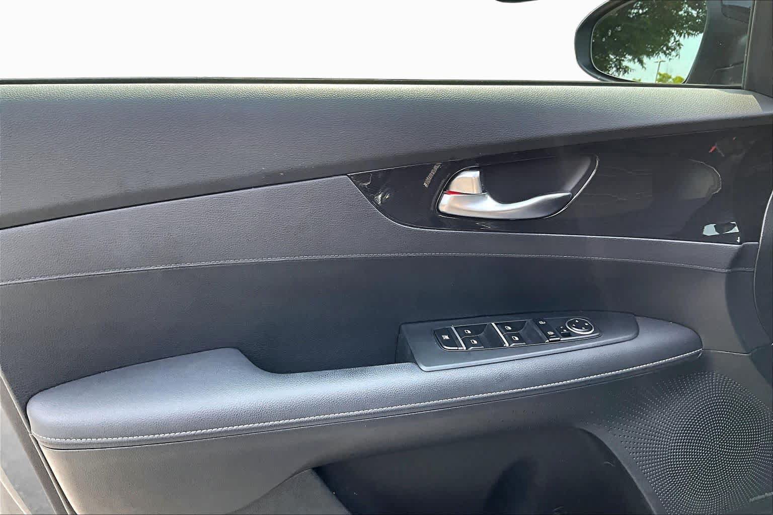 Used 2022 Kia Forte GT-Line w/ GT-Line Premium Package FWD image 22
