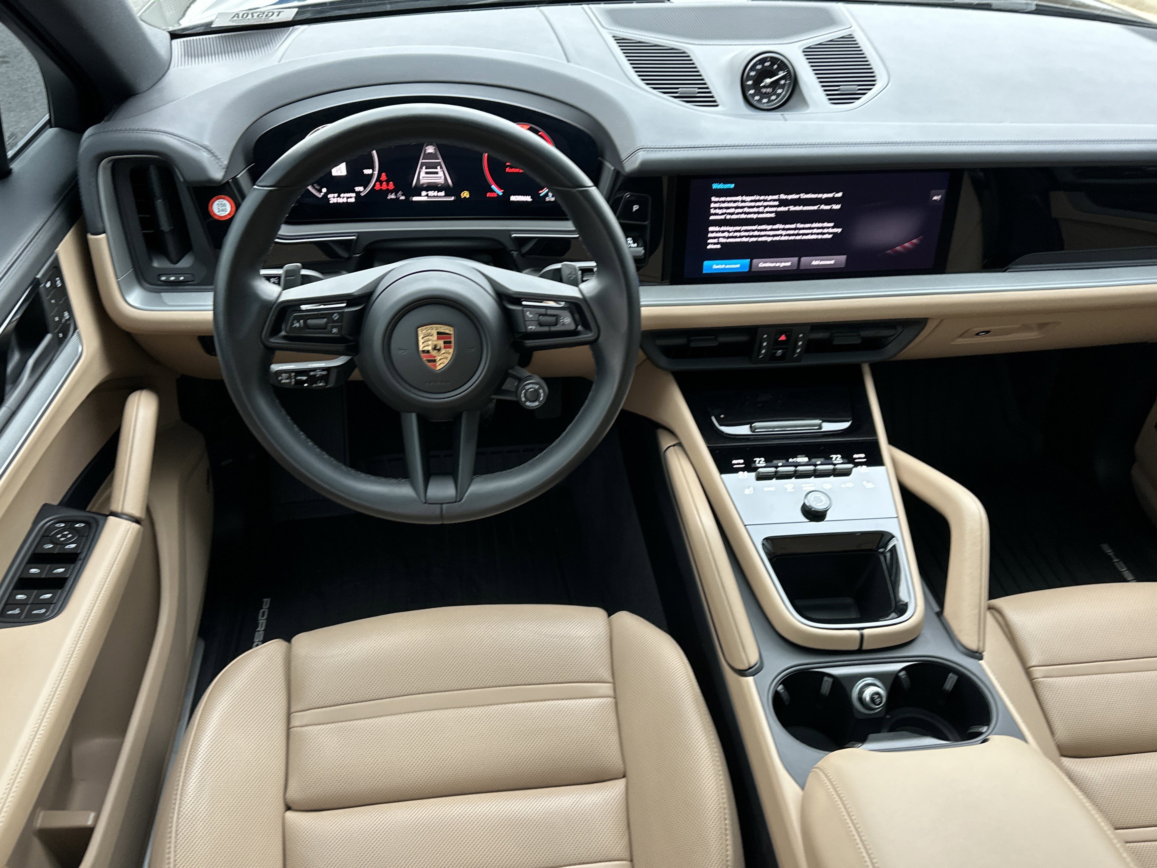 Used 2024 Porsche Cayenne Coupe image 25