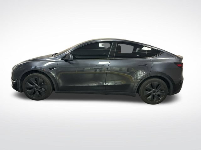 Used 2024 Tesla Model Y Long Range RWD image 2