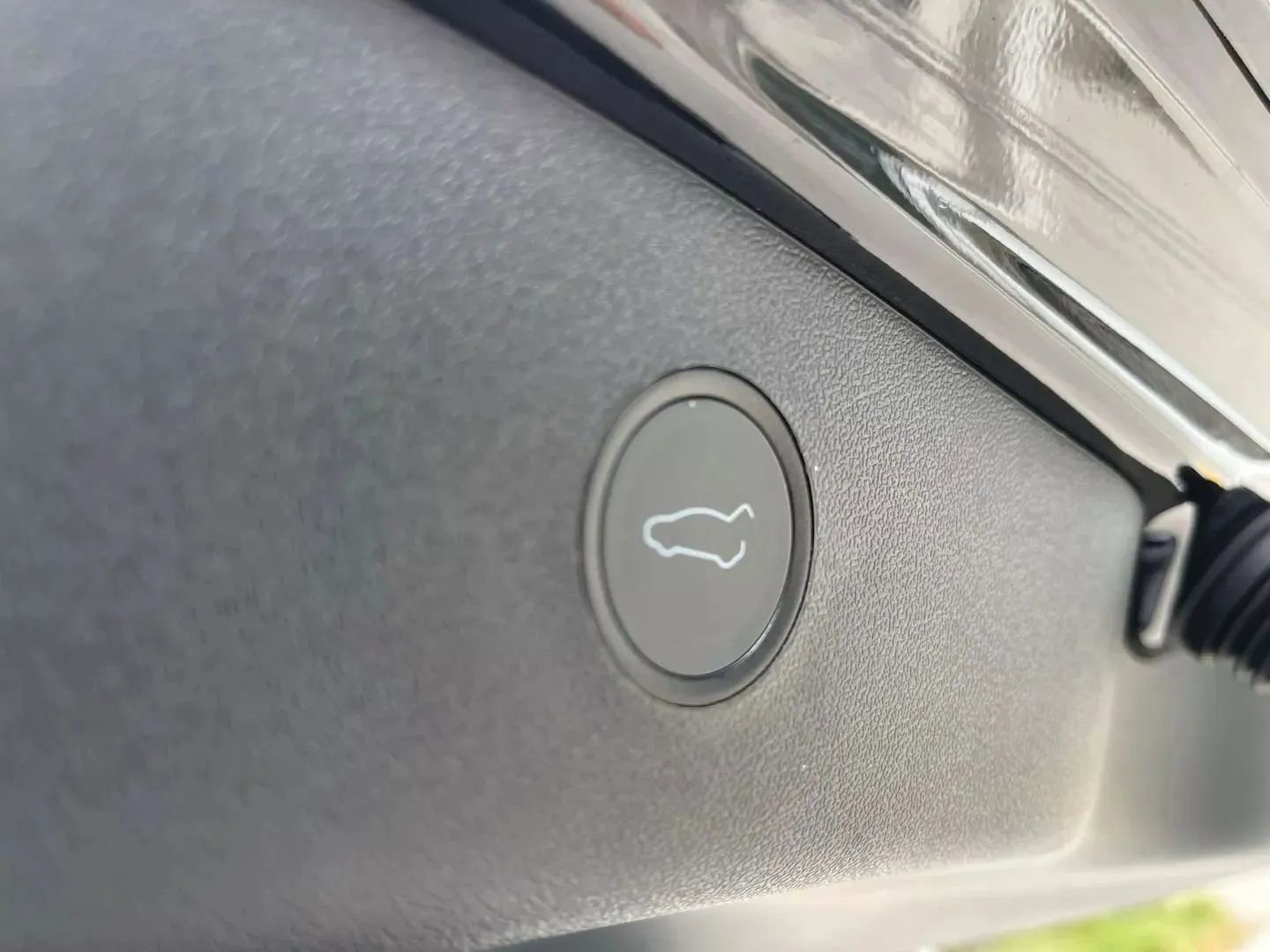 Used 2023 Tesla Model 3 Standard Range image 38