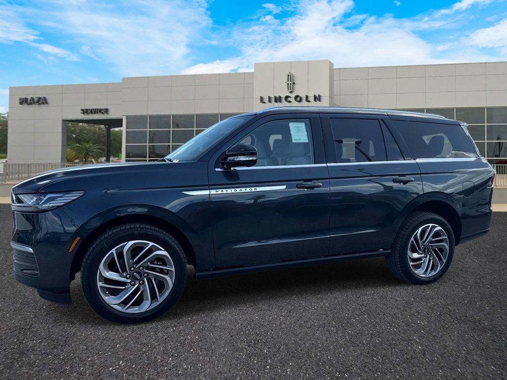 New 2026 Lincoln Navigator Reserve image 7