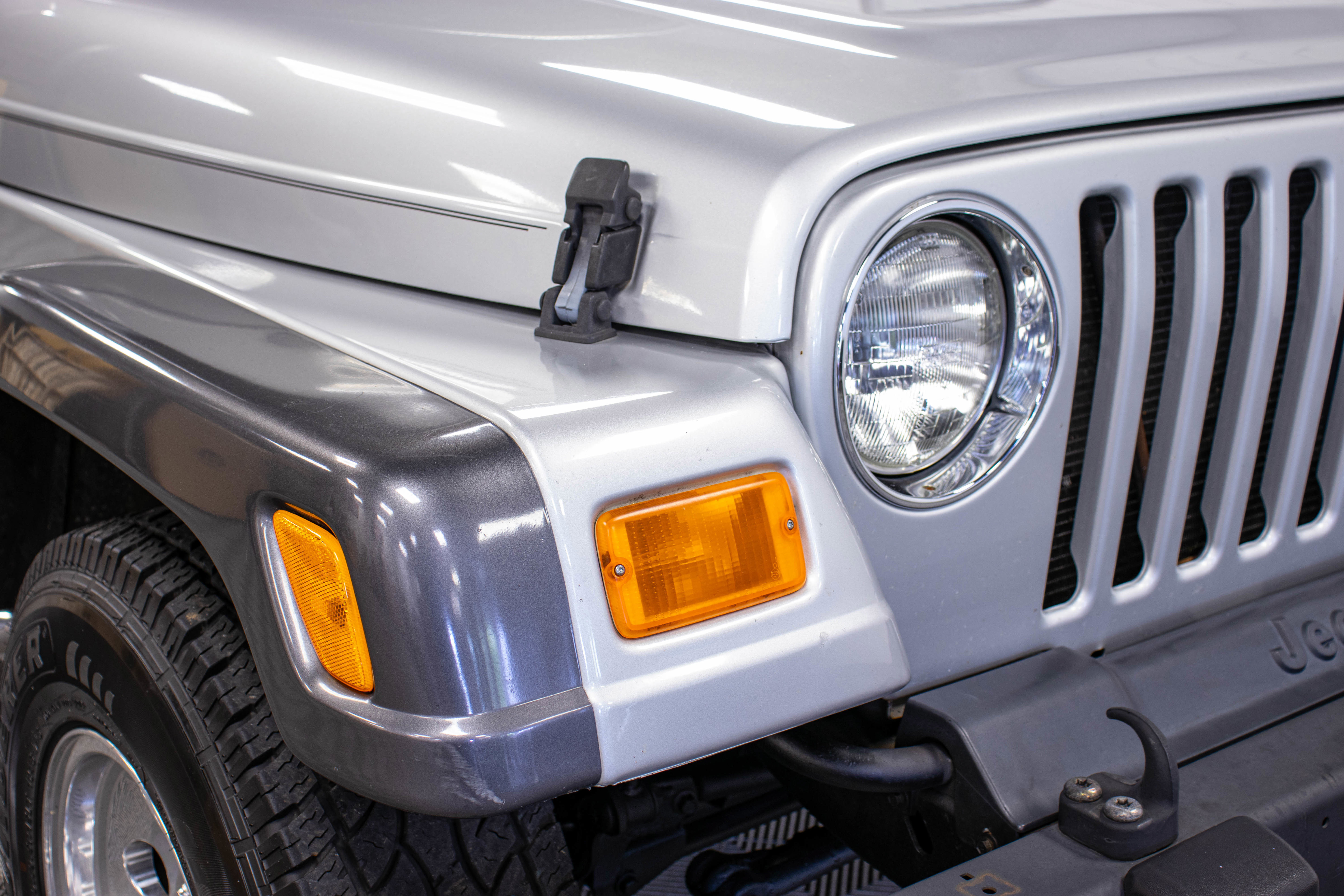 Used 2004 Jeep Wrangler X w/ Convenience Group AWD/4WD image 11