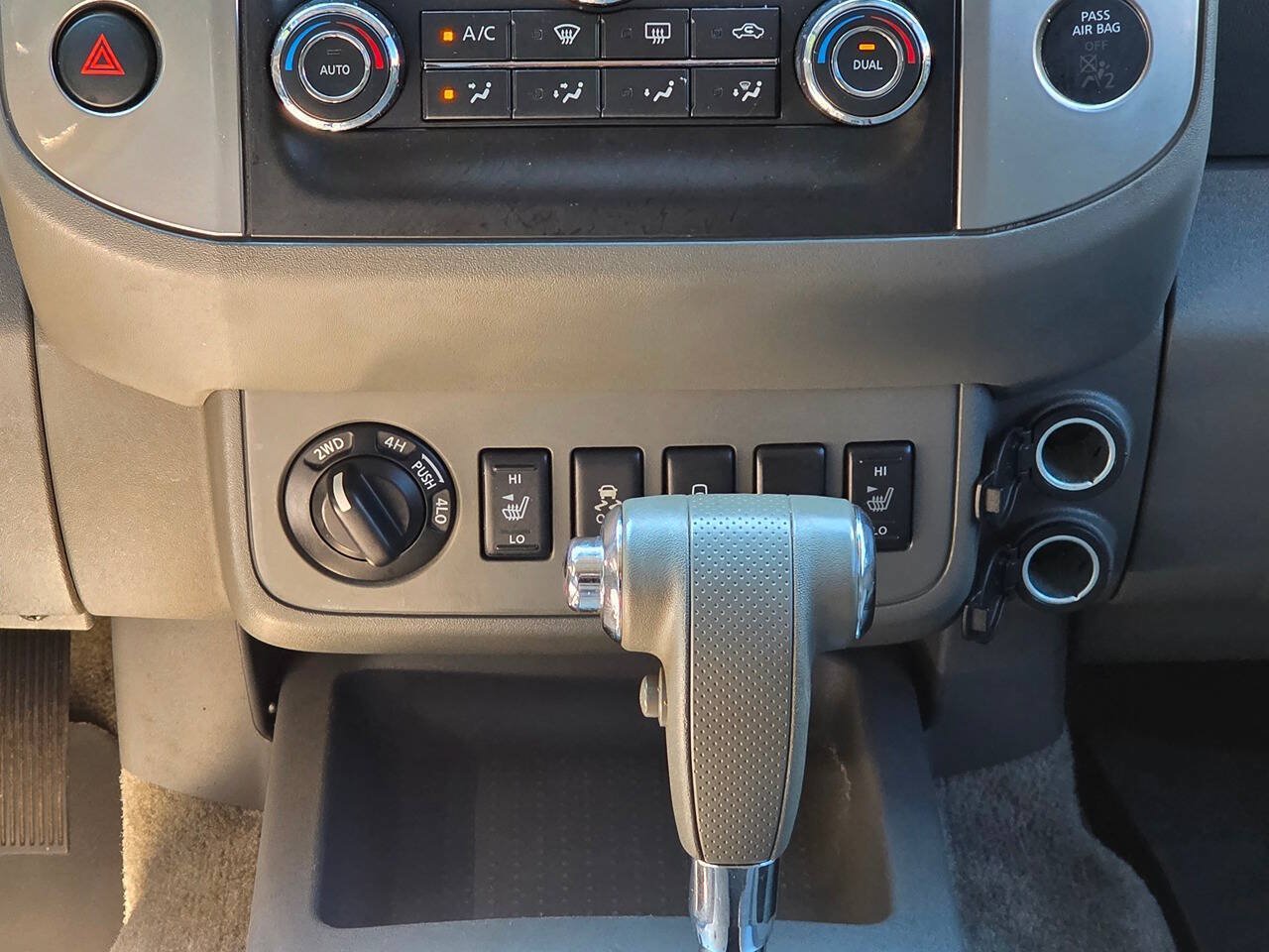 Used 2013 Nissan Frontier SL w/ Moonroof Pkg AWD/4WD image 26
