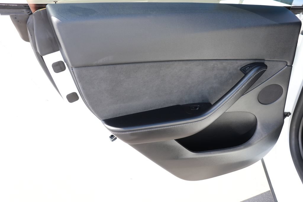 Used 2021 Tesla Model Y Long Range AWD/4WD image 13